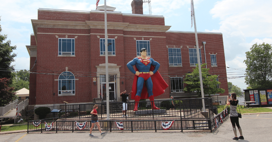 Best Small Towns In Illinois - Superman in Metropolis