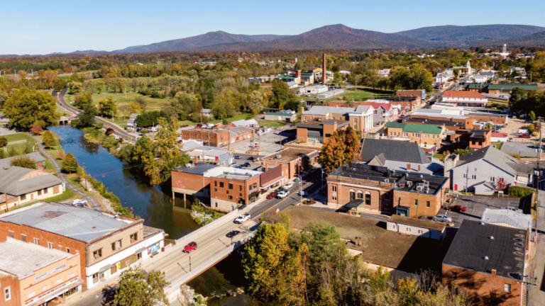 Things to Do in Luray VA: Caverns, Mountains, and Small-Town Charm