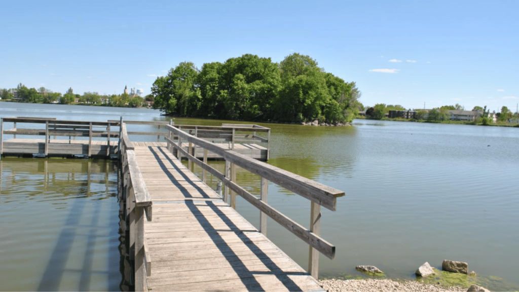 Scenic view of Loon Lake